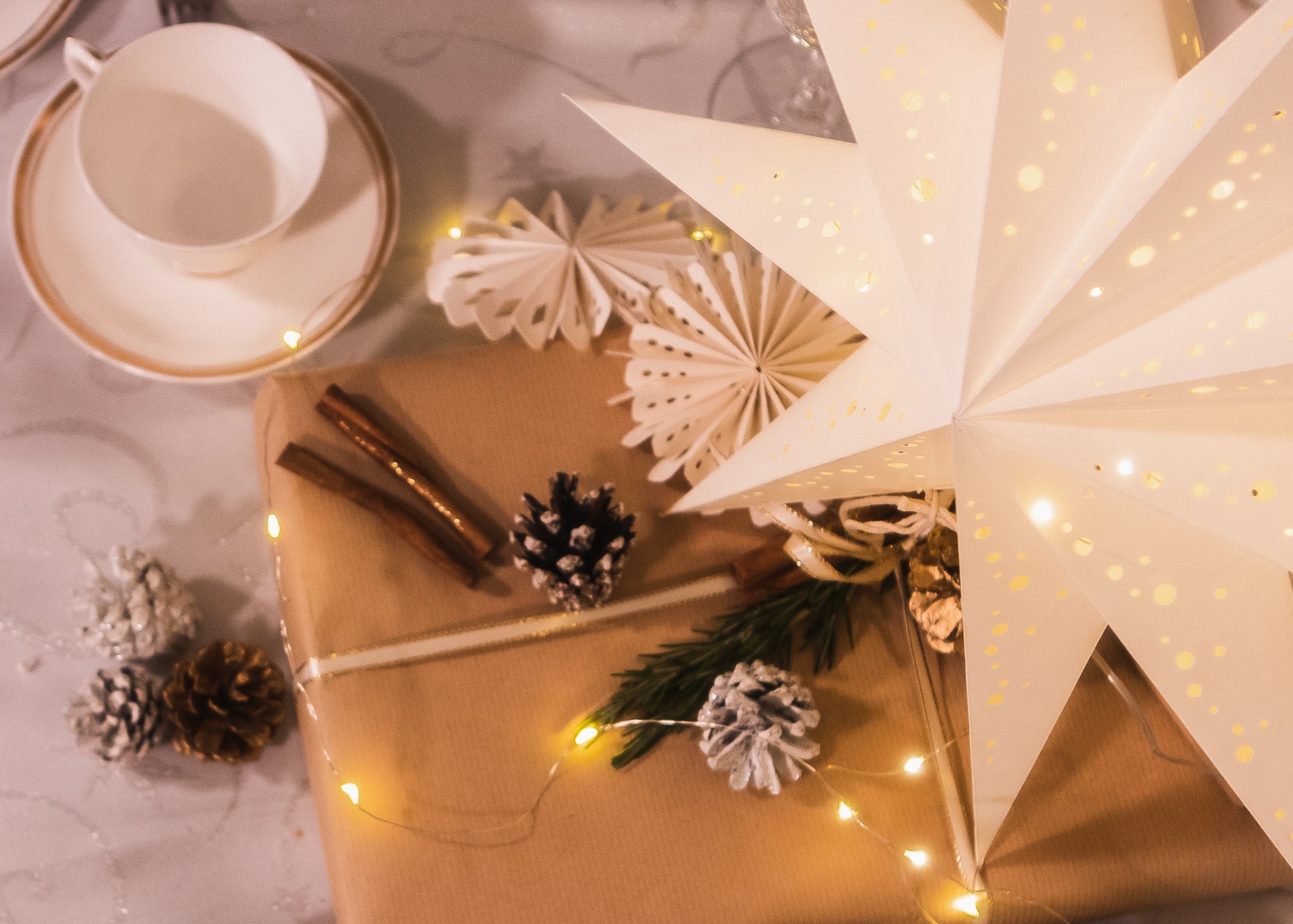 How to Make Christmas Day Glow with Paper Star Lanterns