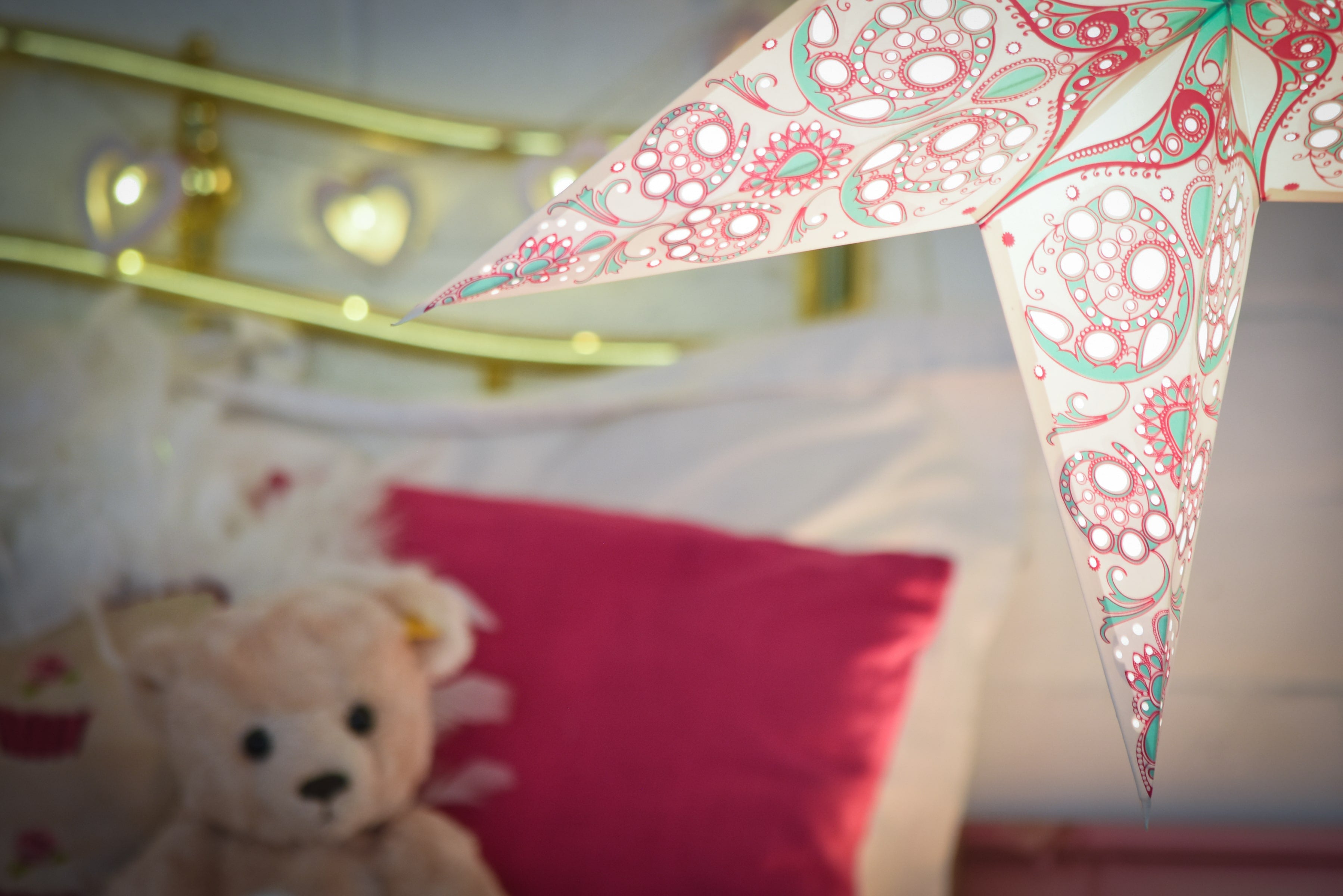 Bright Ideas for Illuminating Your Child's Bedroom: Tips and Tricks for Choosing the Best Lighting