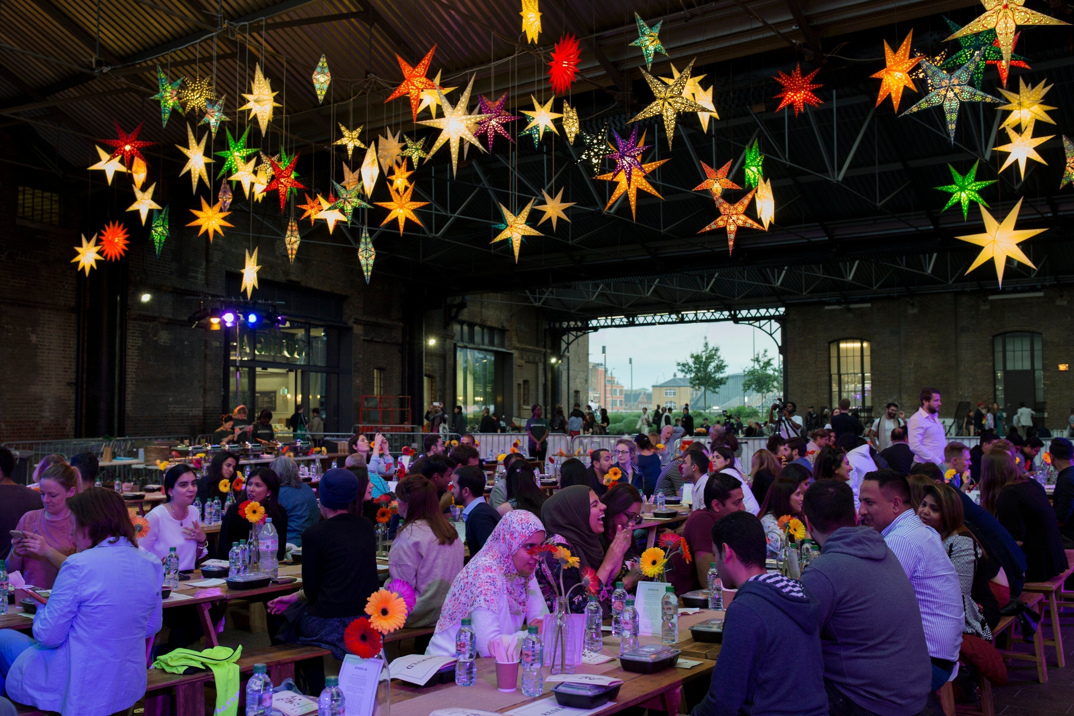 How to Choose the Perfect Star Lantern for Your Event
