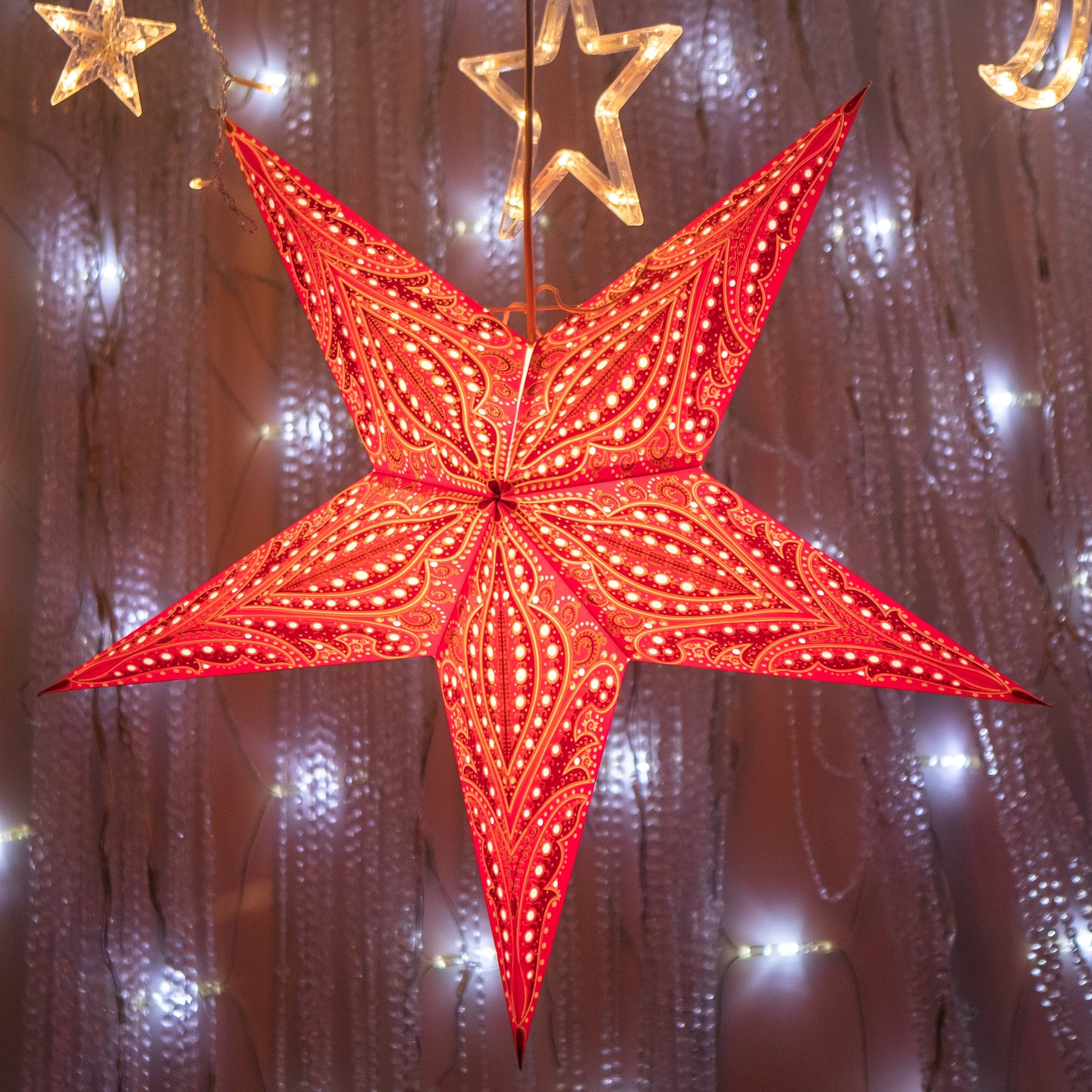 red patterned star lantern